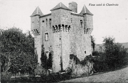 Le donjon de Chambrette photographié par Pouplin au début du XXe siècle.