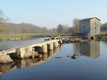 La roue du vieux moulin de la Roche tourne à nouveau