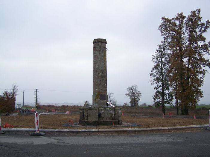 La Colonne de Torfou et le nouveau rond-point