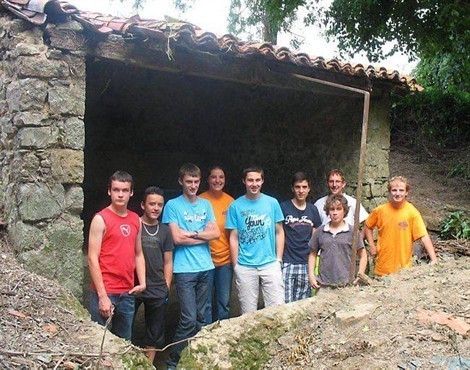 Un lavoir sorti des broussailles à Pouzauges