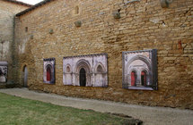 Exposition entre ciel et terre