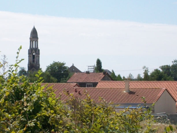 La toiture de la nef de l'église effondrée