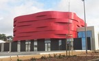 Le nouveau théâtre de Bressuire jugé trop rouge